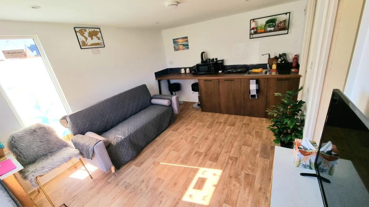 T-I-G-H The Coziest Place Wifi & Netflix Near Roundhay Villa Leeds  Exterior photo